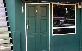 Rumah Tepi Istana